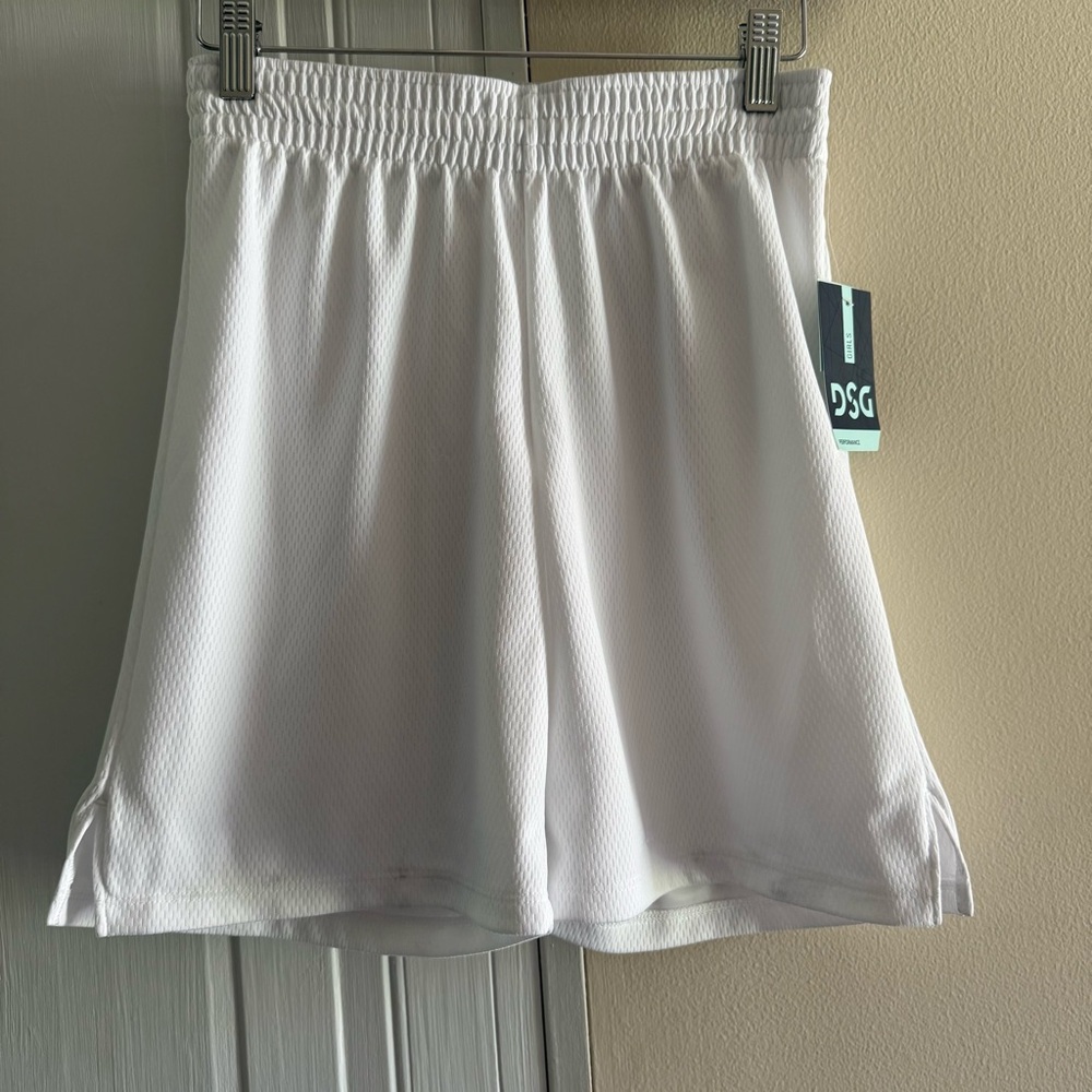 White DSG Girls Athletic Shorts Medium 10-12 New with tag Basketball shorts